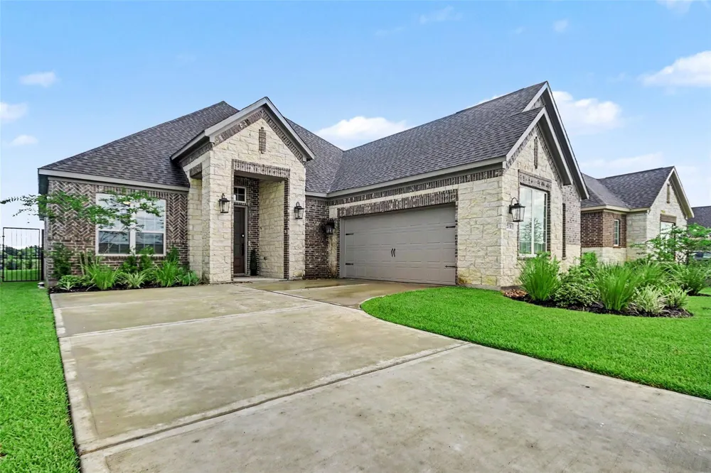 2131 Tioga View Drive Rosharon, TX 77583