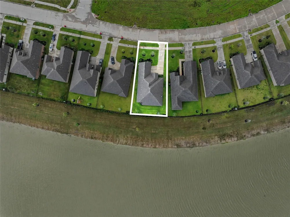 2131 Tioga View Drive Rosharon, TX 77583