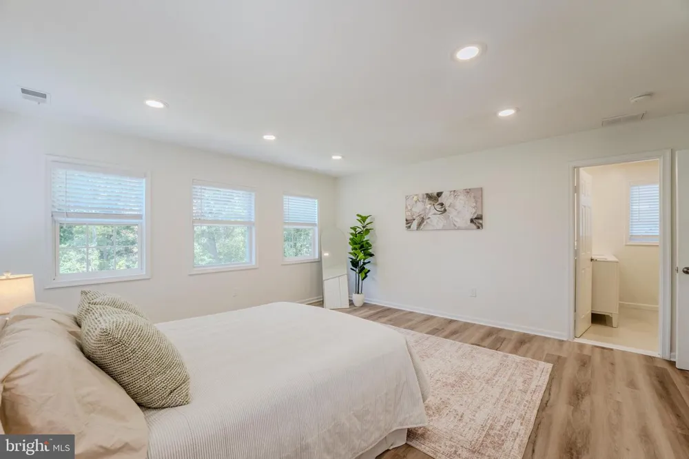 4031 18TH STREET S Arlington, VA 22204