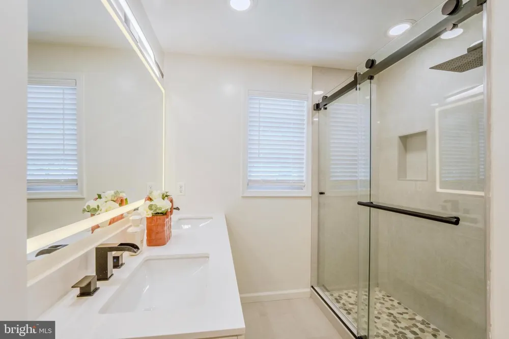 4031 18TH STREET S Arlington, VA 22204