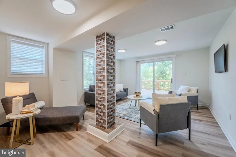 4031 18TH STREET S Arlington, VA 22204