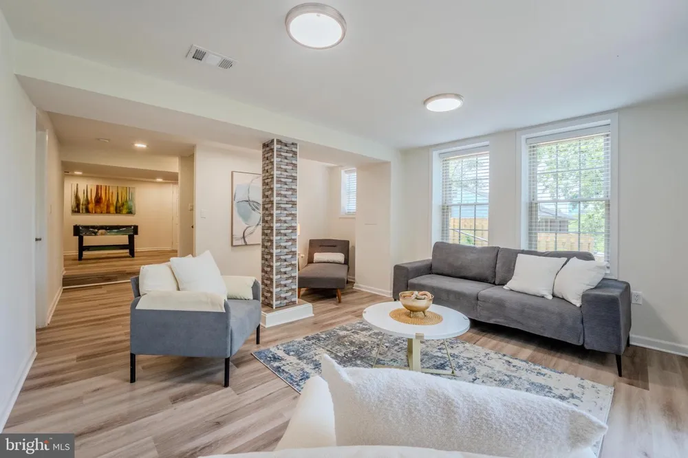 4031 18TH STREET S Arlington, VA 22204
