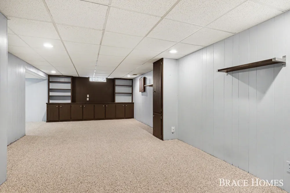 6197 Dunbarton Street SE Ada, MI 49301