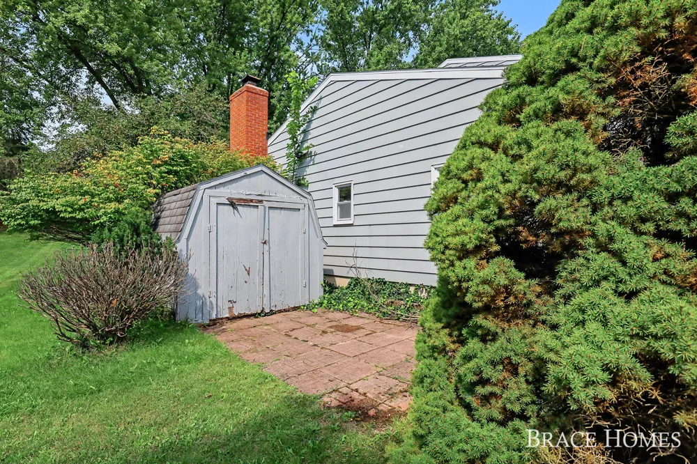 6197 Dunbarton Street SE Ada, MI 49301