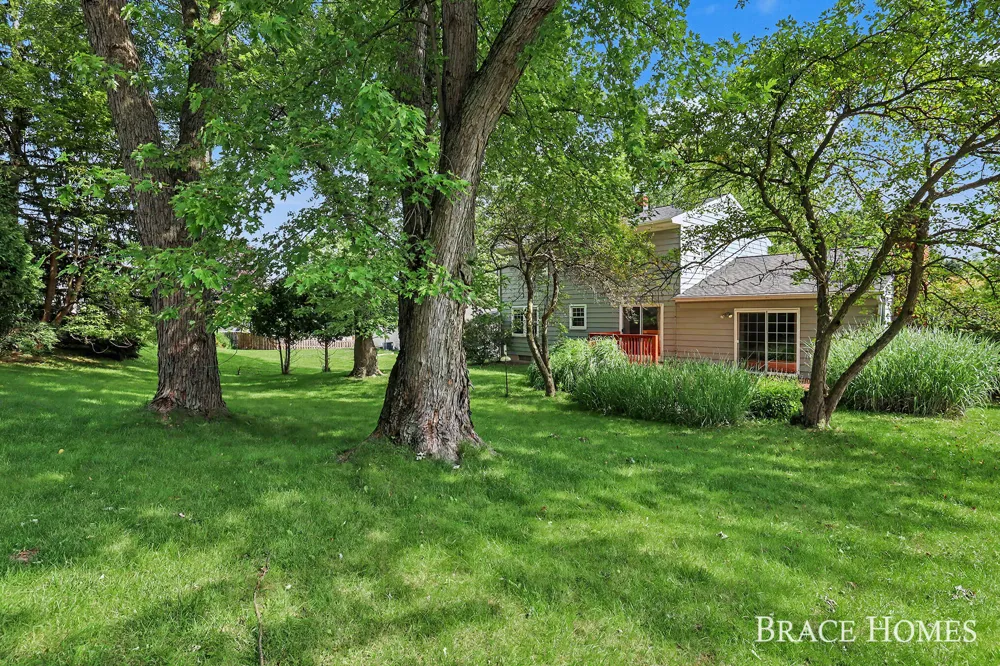 6197 Dunbarton Street SE Ada, MI 49301