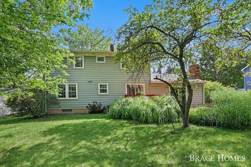 6197 Dunbarton Street SE Ada, MI 49301