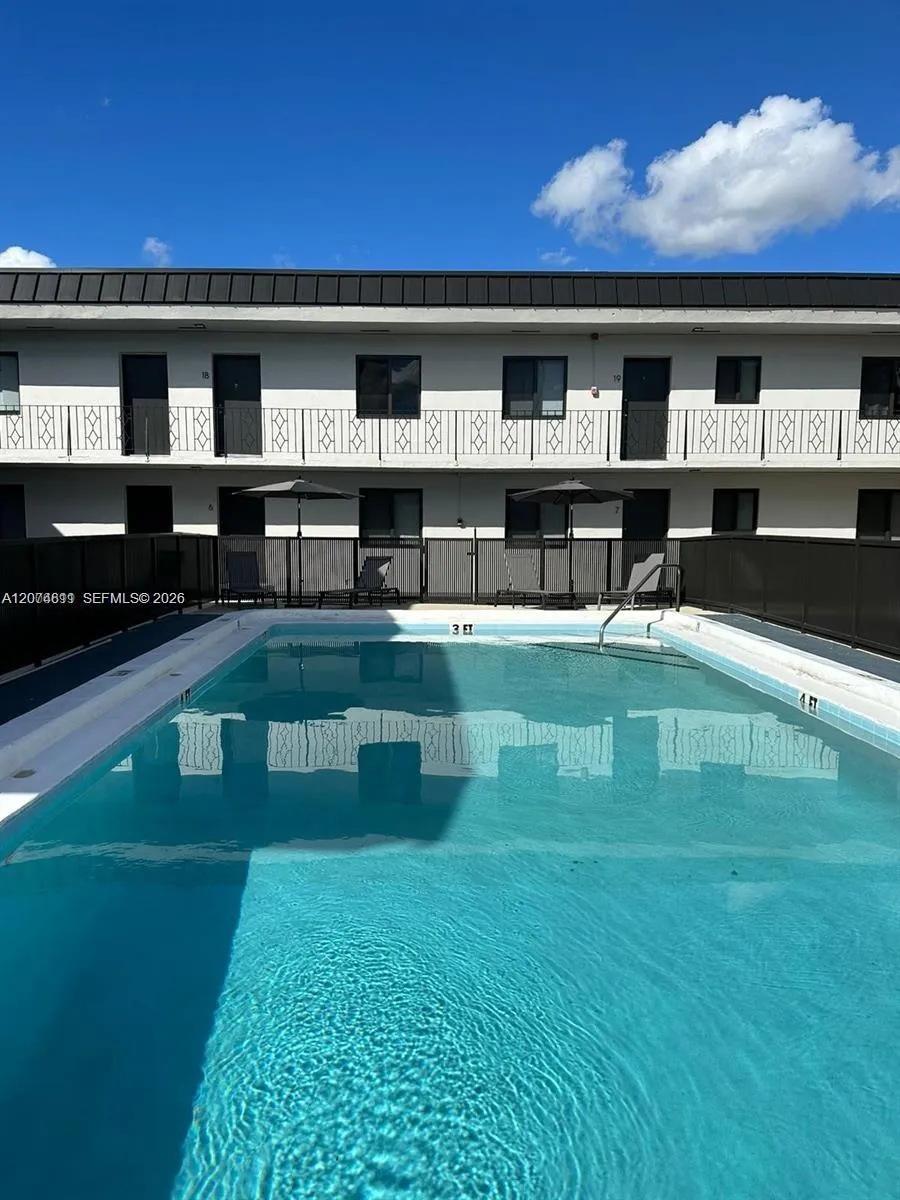 805 W 30th St #11 Hialeah, FL 33012