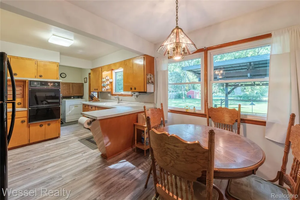 2546 Oakwood Drive Port Huron Charter Township, MI 48060