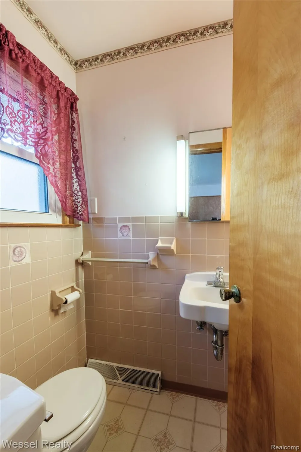 2546 Oakwood Drive Port Huron Charter Township, MI 48060