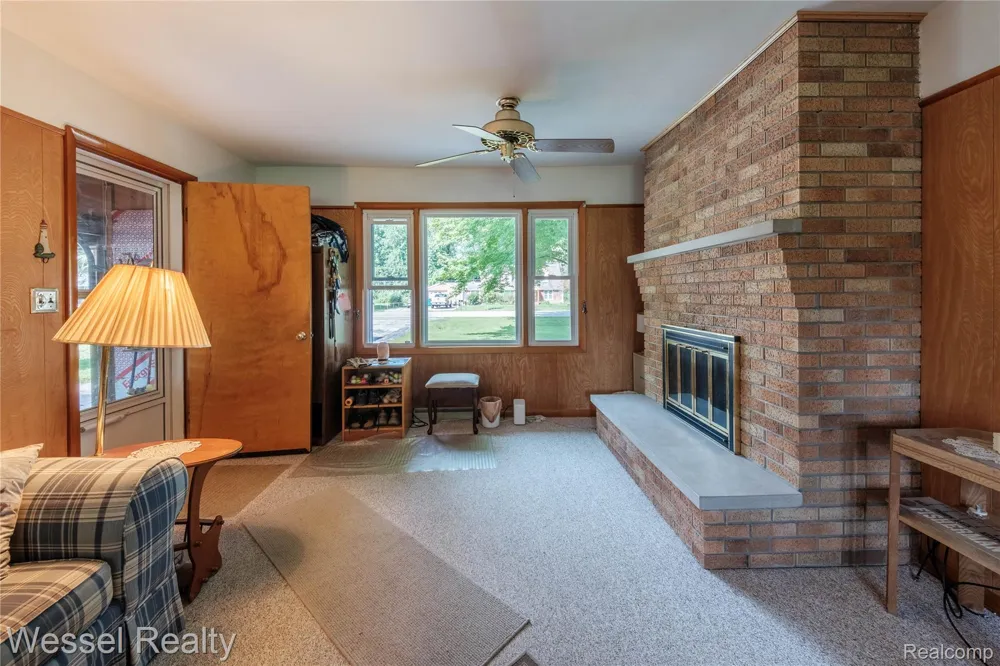 2546 Oakwood Drive Port Huron Charter Township, MI 48060