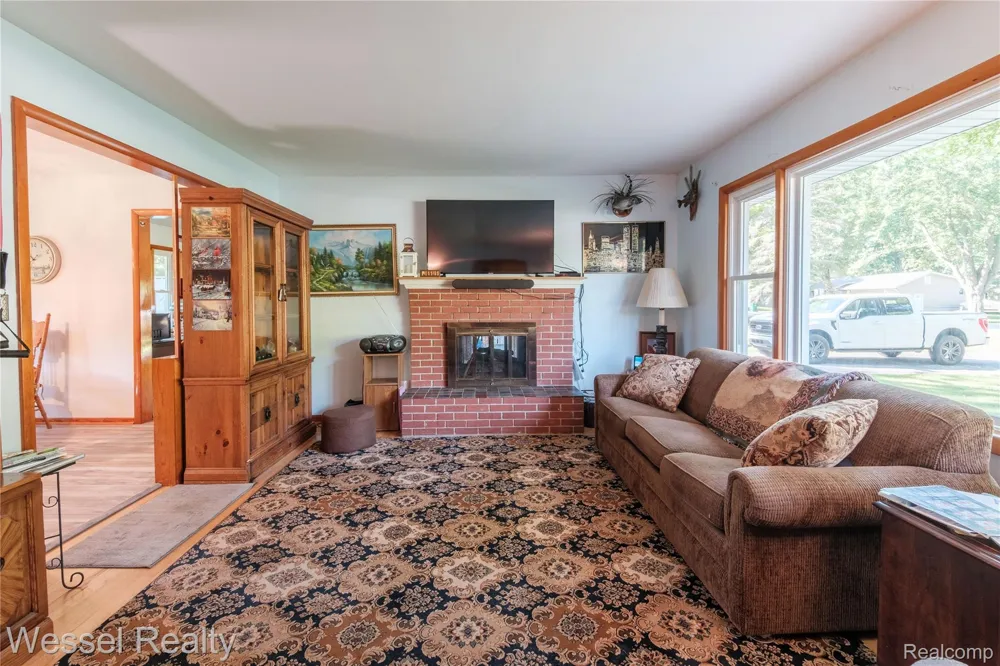 2546 Oakwood Drive Port Huron Charter Township, MI 48060