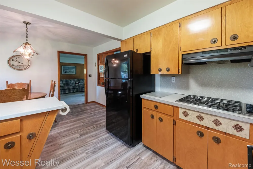 2546 Oakwood Drive Port Huron Charter Township, MI 48060