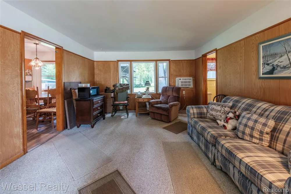 2546 Oakwood Drive Port Huron Charter Township, MI 48060