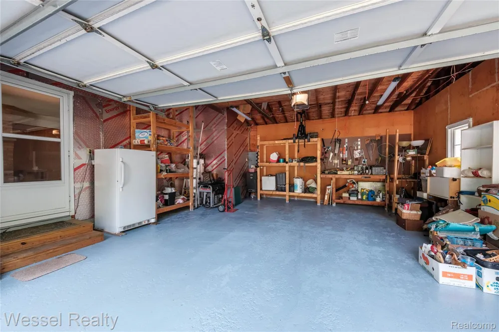 2546 Oakwood Drive Port Huron Charter Township, MI 48060