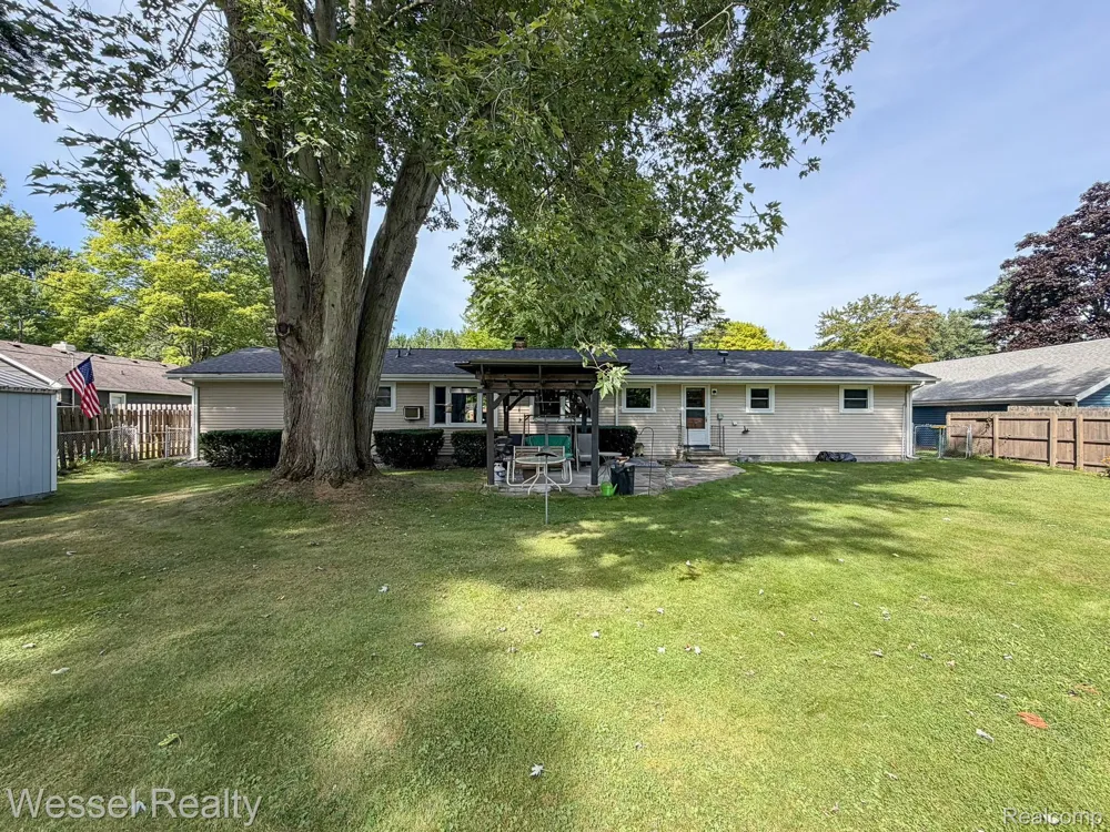 2546 Oakwood Drive Port Huron Charter Township, MI 48060