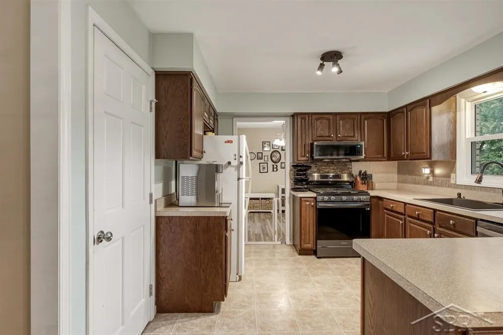 5105 Kentford Drive Saginaw Charter Township, MI 48638