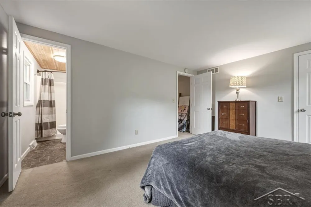 5105 Kentford Drive Saginaw Charter Township, MI 48638