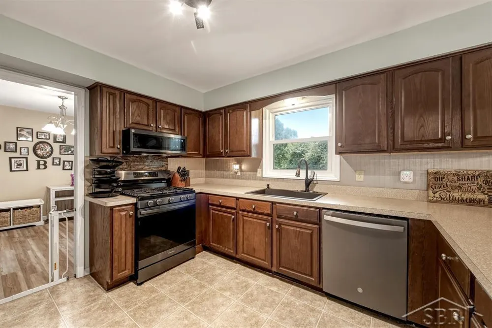 5105 Kentford Drive Saginaw Charter Township, MI 48638