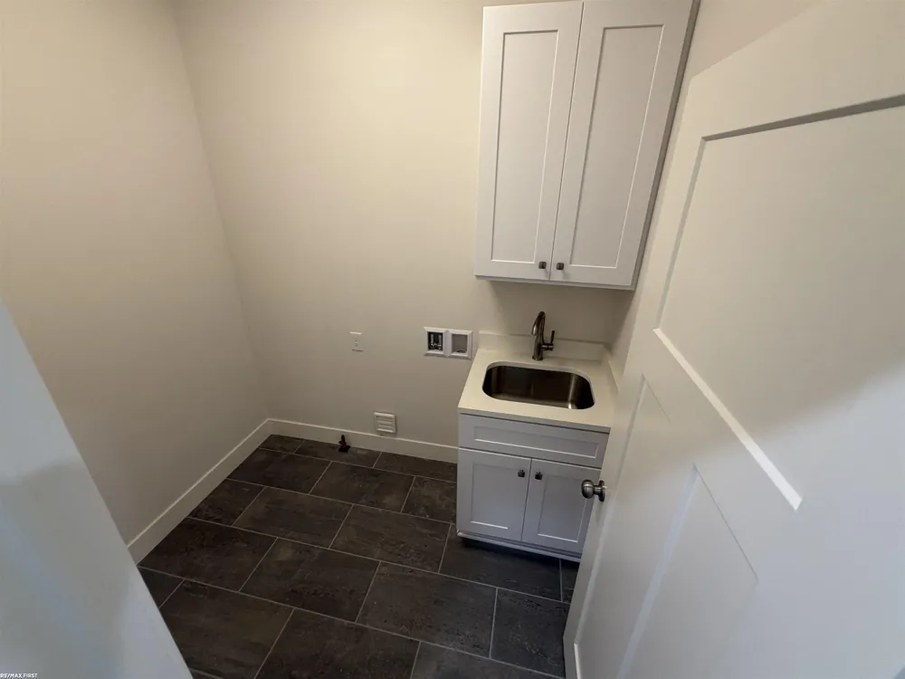 26827 Alma Street Chesterfield Township, MI 48051
