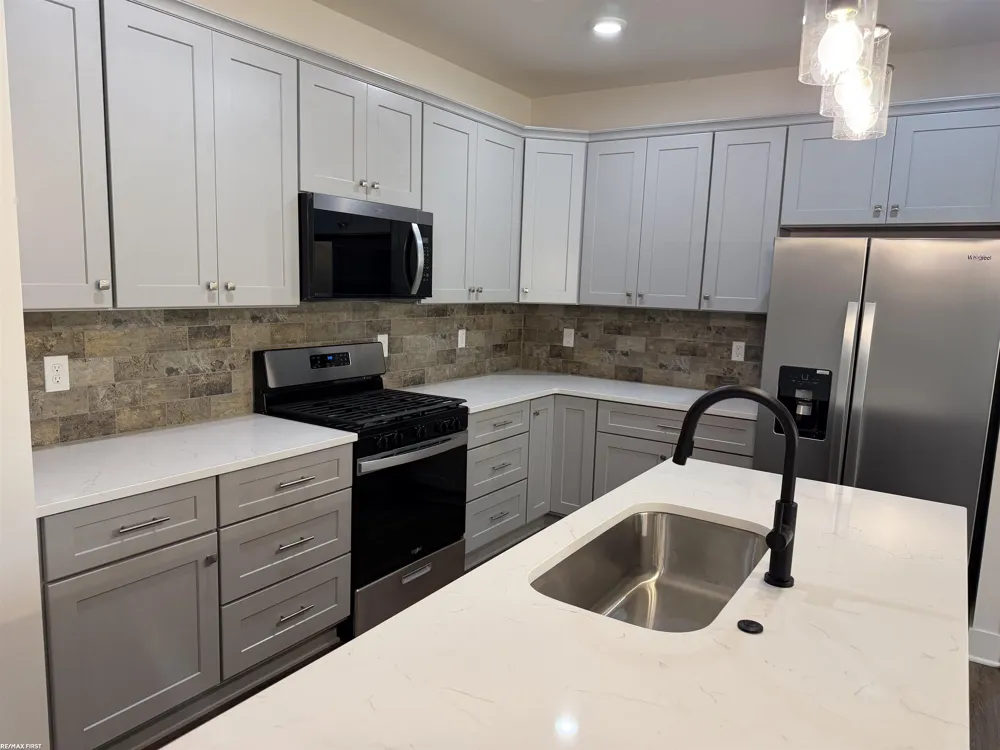26827 Alma Street Chesterfield Township, MI 48051