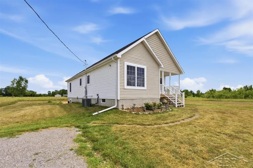 5070 Five Mile Road Hope Township, MI 48628
