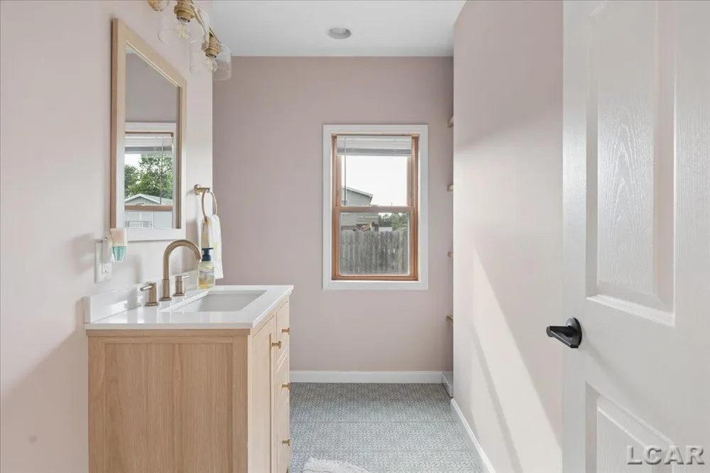 312 W Summit Street Adrian City, MI 49221