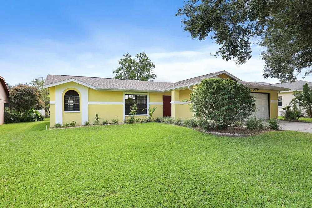 6346 SILVER OAKS DRIVE Zephyrhills, FL 33542