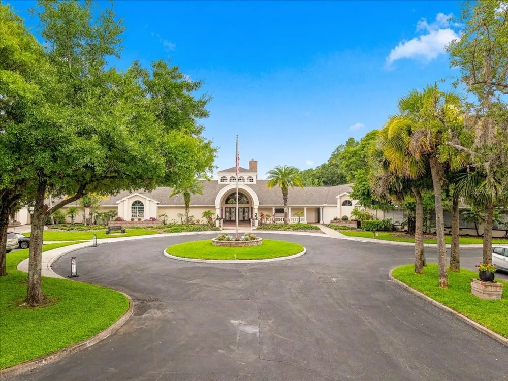 1333 LINDENWOOD DRIVE Tarpon Springs, FL 34688