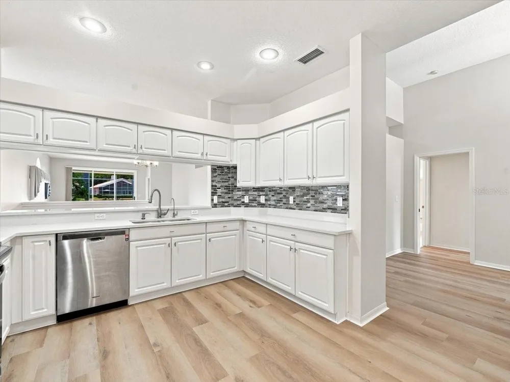 1333 LINDENWOOD DRIVE Tarpon Springs, FL 34688