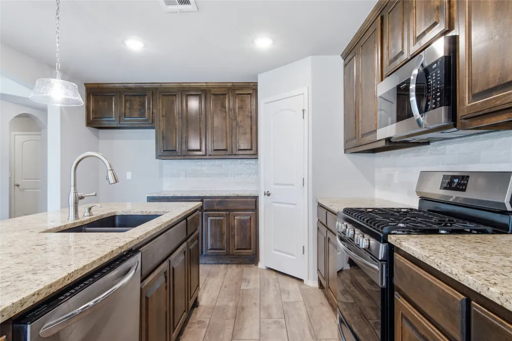 23016 E 102nd Place S Broken Arrow, OK 74014