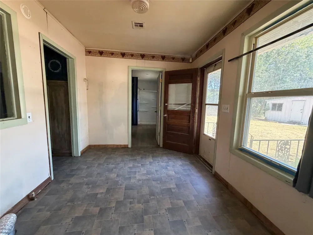 911 S McQuarrie Avenue Wagoner, OK 74467