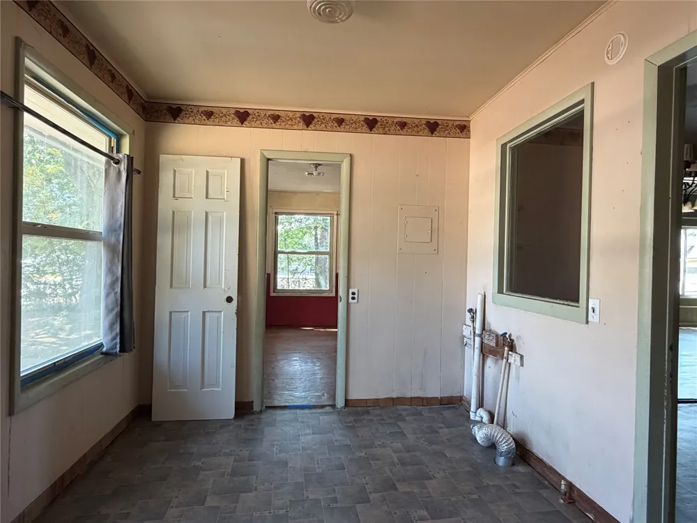 911 S McQuarrie Avenue Wagoner, OK 74467