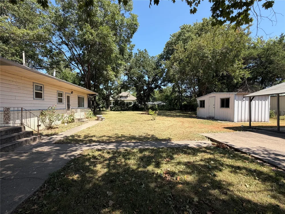 911 S McQuarrie Avenue Wagoner, OK 74467
