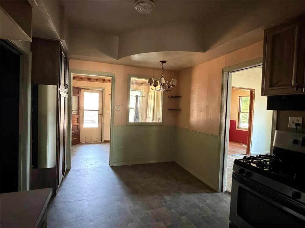 911 S McQuarrie Avenue Wagoner, OK 74467