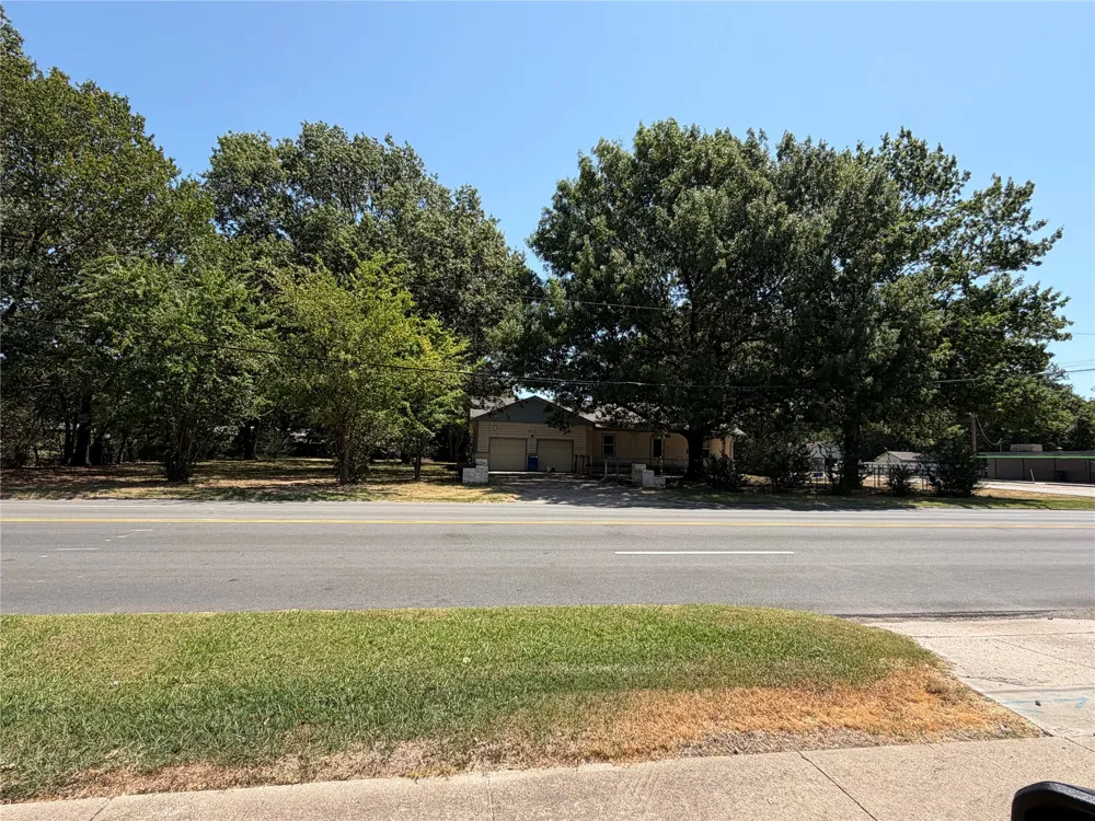 911 S McQuarrie Avenue Wagoner, OK 74467