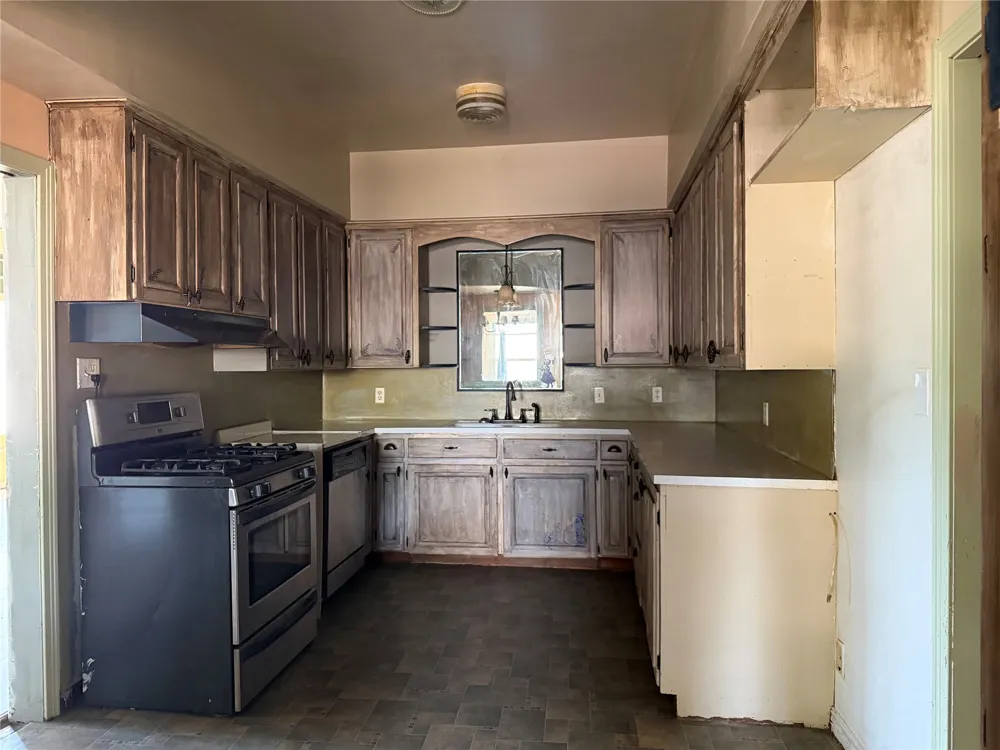 911 S McQuarrie Avenue Wagoner, OK 74467