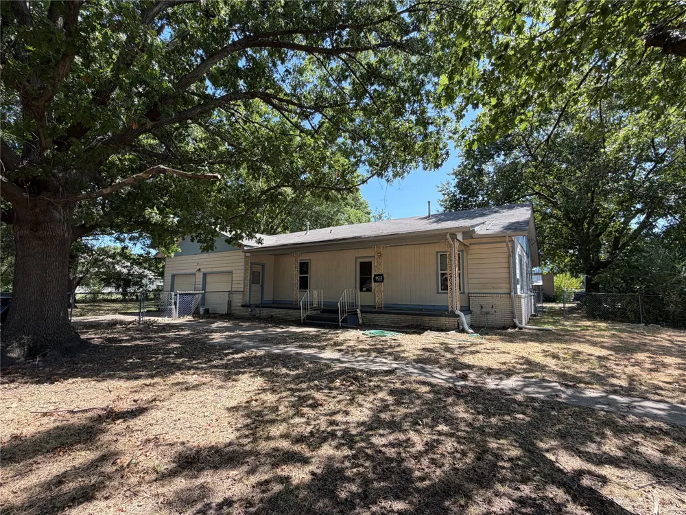 911 S McQuarrie Avenue Wagoner, OK 74467