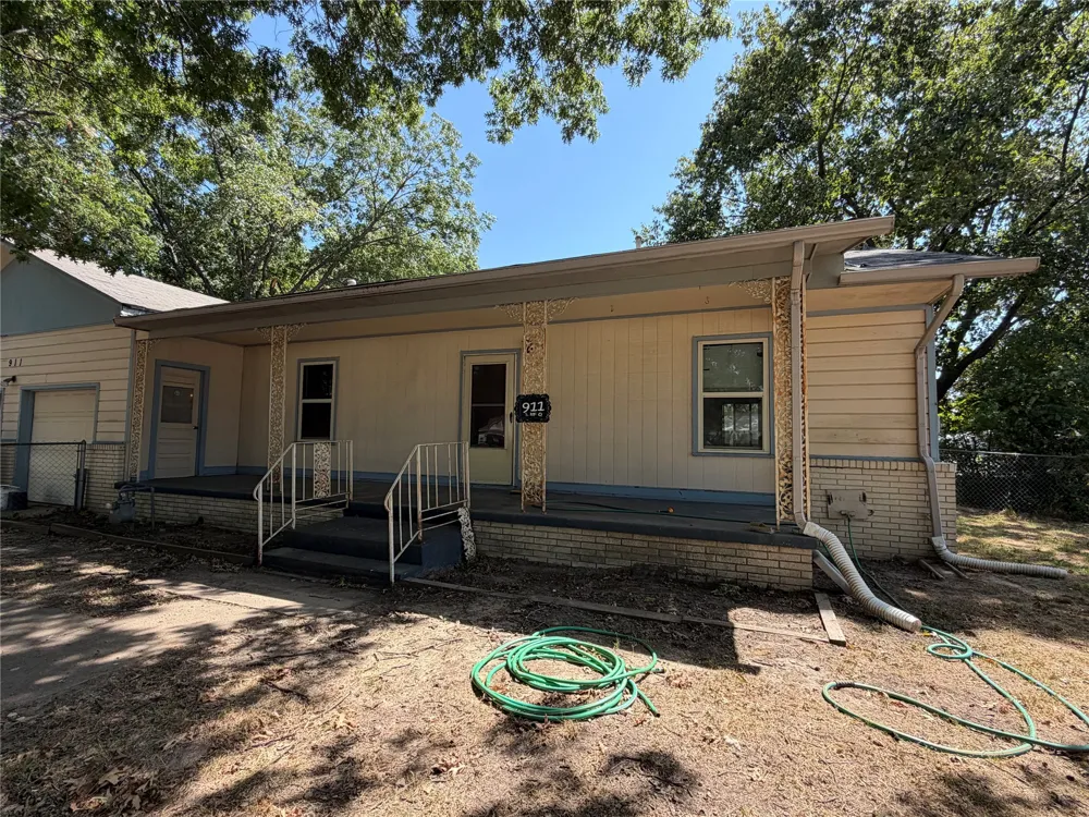 911 S McQuarrie Avenue Wagoner, OK 74467