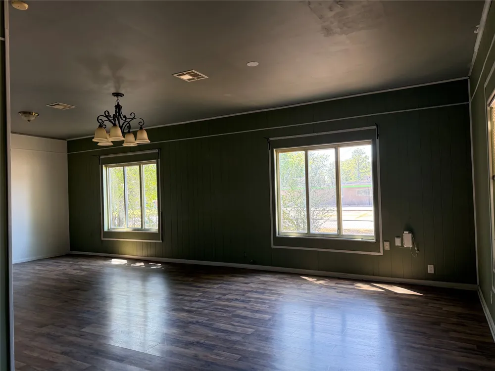 911 S McQuarrie Avenue Wagoner, OK 74467