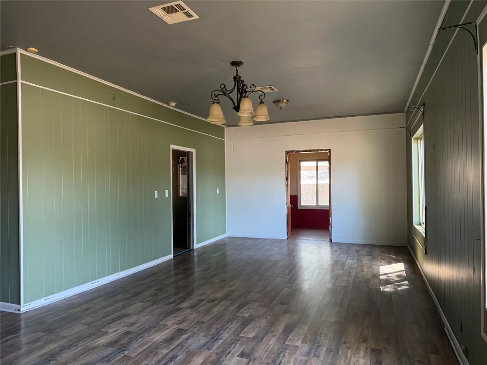 911 S McQuarrie Avenue Wagoner, OK 74467