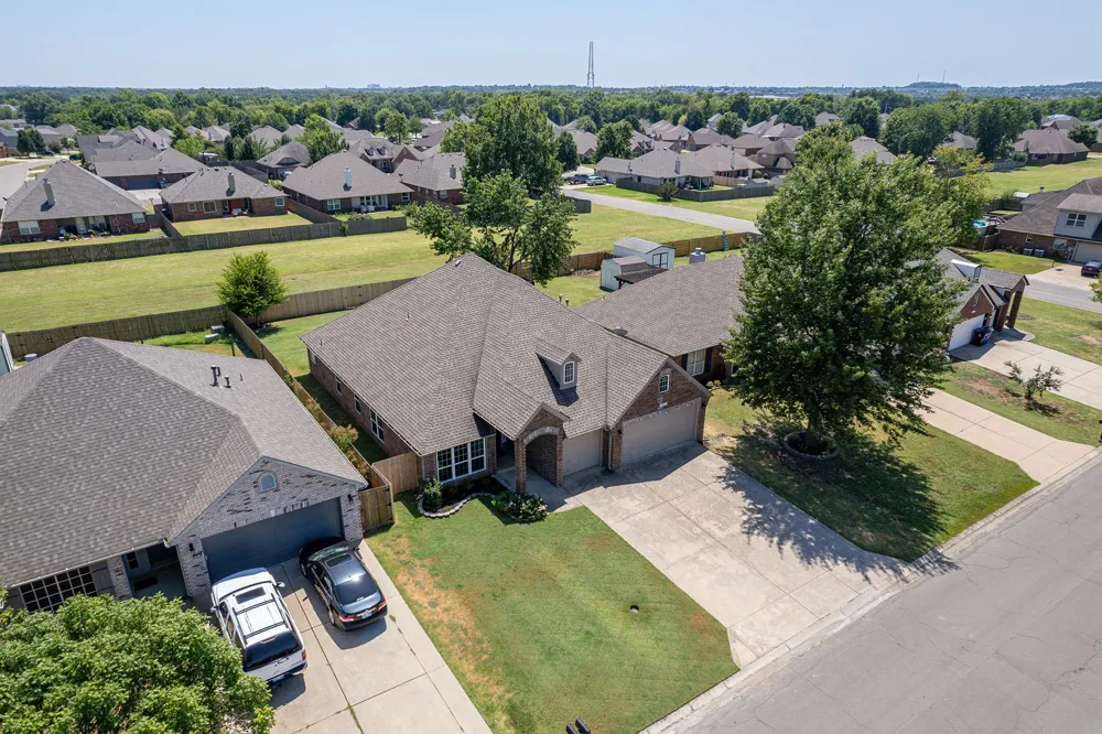 19610 E 49th Place S Broken Arrow, OK 74014