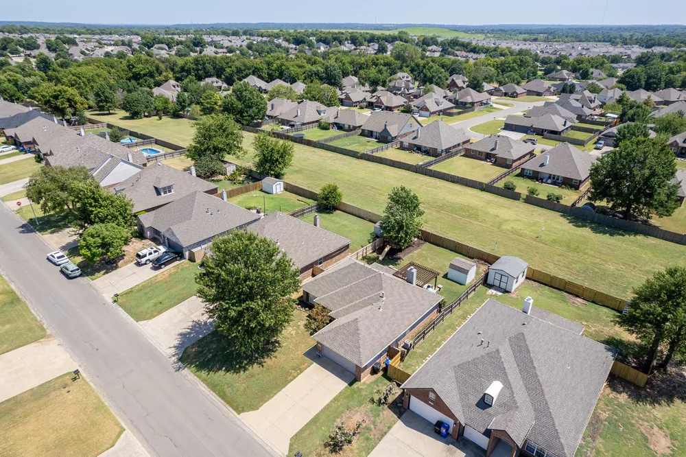 19610 E 49th Place S Broken Arrow, OK 74014