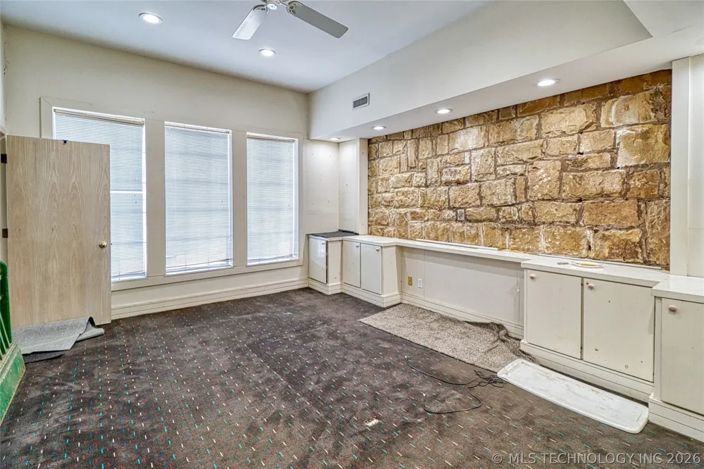 111 S Main Eufaula, OK 74432
