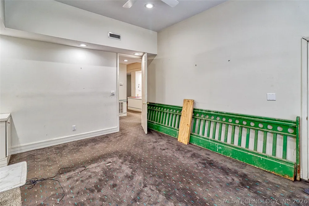 111 S Main Eufaula, OK 74432