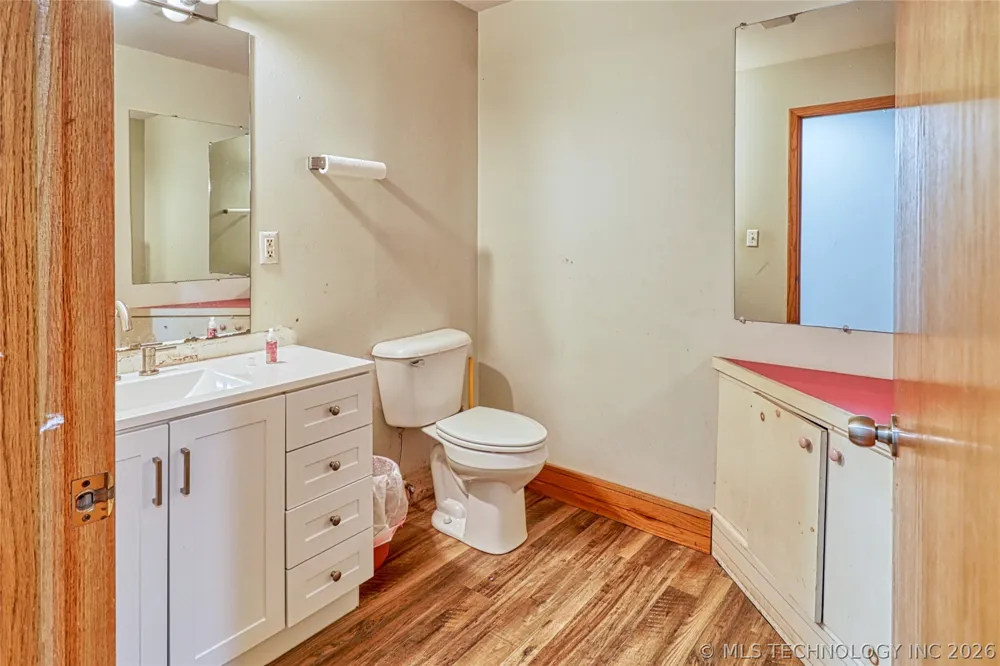 111 S Main Eufaula, OK 74432
