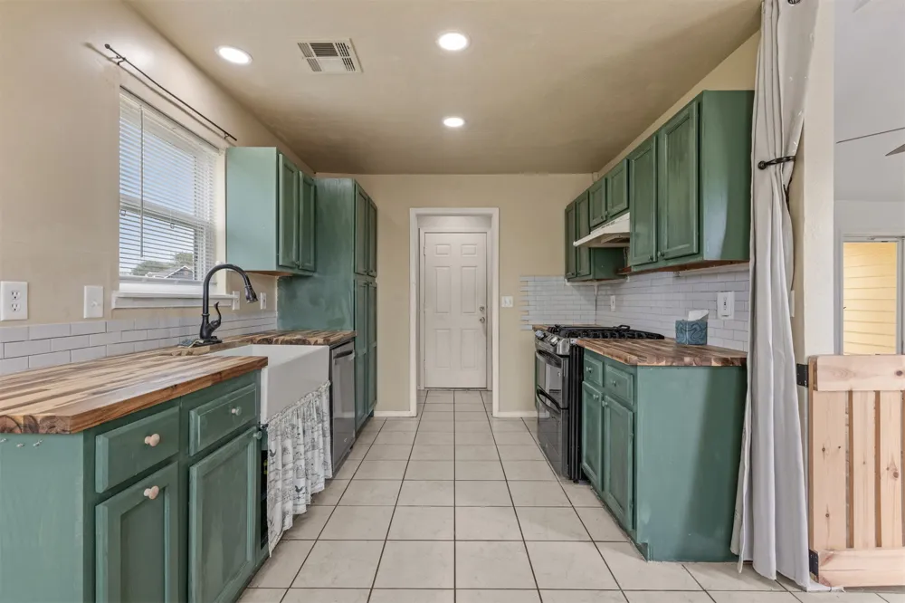11620 190th East Avenue Collinsville, OK 74021