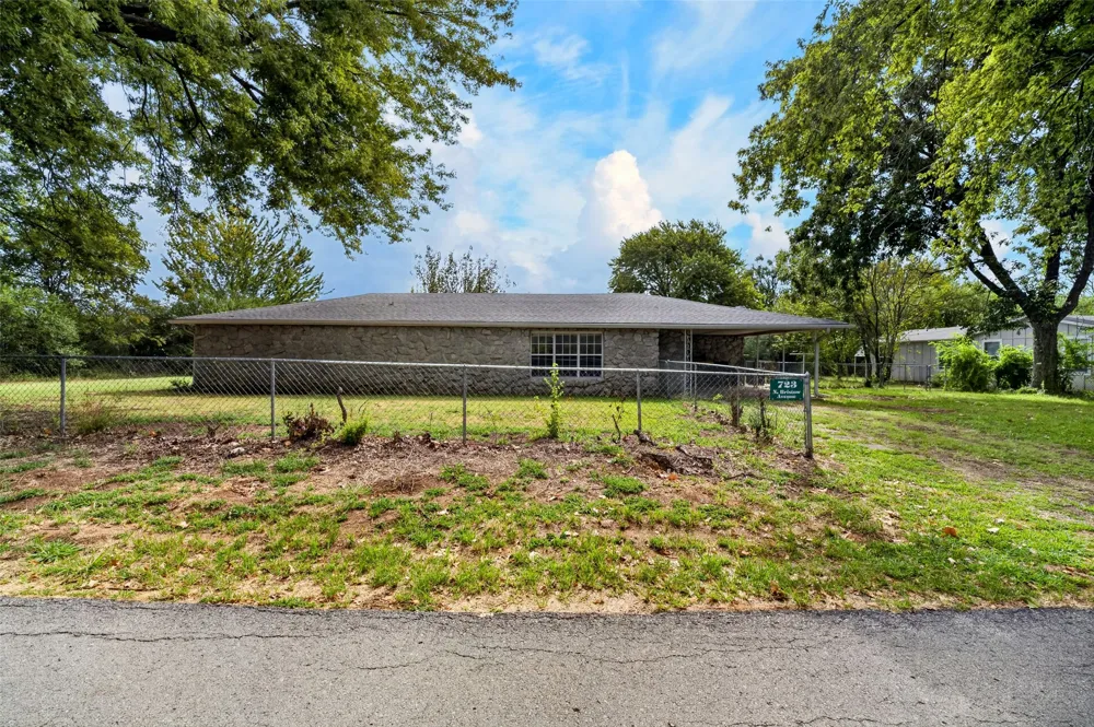 723 Bristow Avenue Coweta, OK 74429