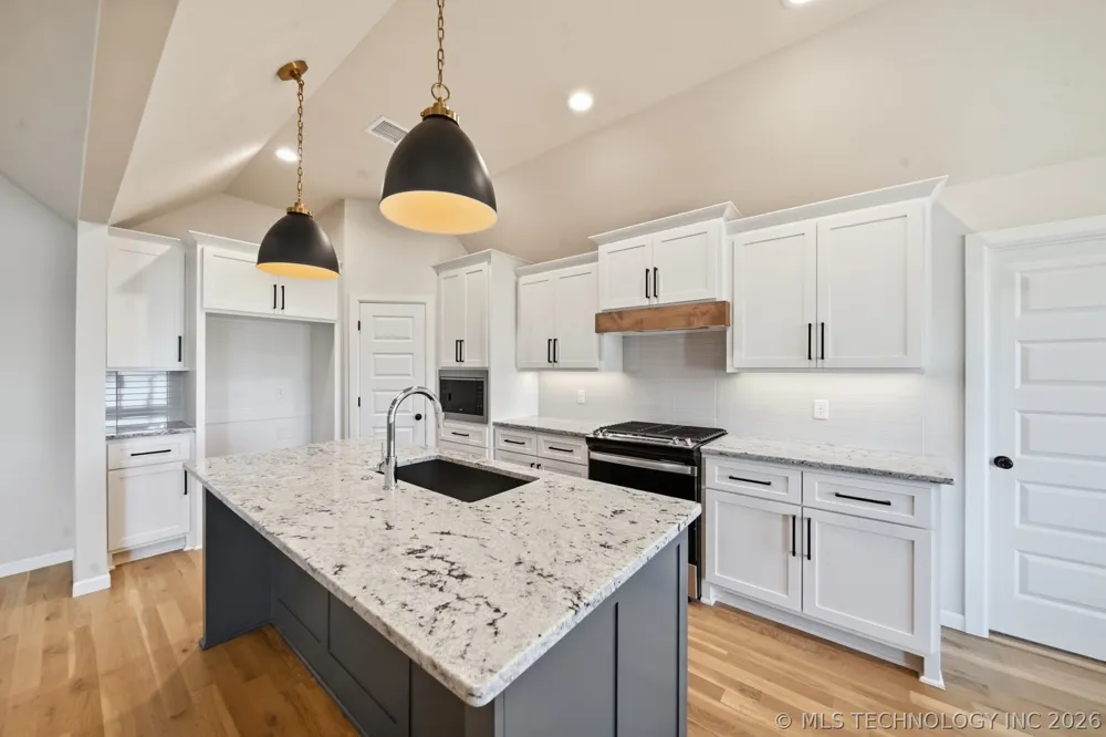 10668 S 226th EastAvenue Broken Arrow, OK 74014