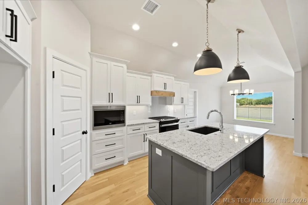 10668 S 226th EastAvenue Broken Arrow, OK 74014