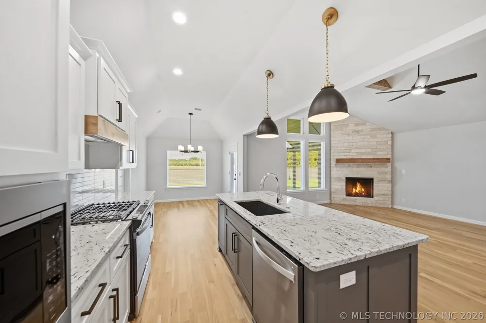 10668 S 226th EastAvenue Broken Arrow, OK 74014